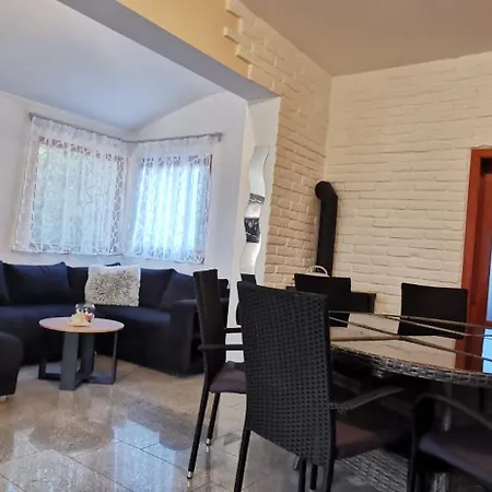 Apartment Balatoni Grillterasz Balatonkeresztur