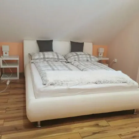 Balatoni Grillterasz Apartment *